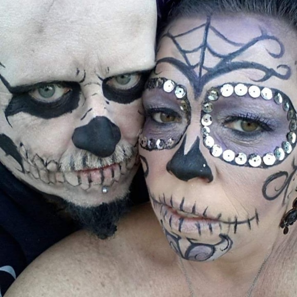 Meet your Posher, April & Mike - Picture 2 of 8